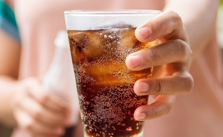 Điều gì xảy ra với cơ thể khi bạn uống soda mỗi ngày? - Ảnh 1. Điều gì xảy ra với cơ thể khi bạn uống soda mỗi ngày? - Ảnh 1.
