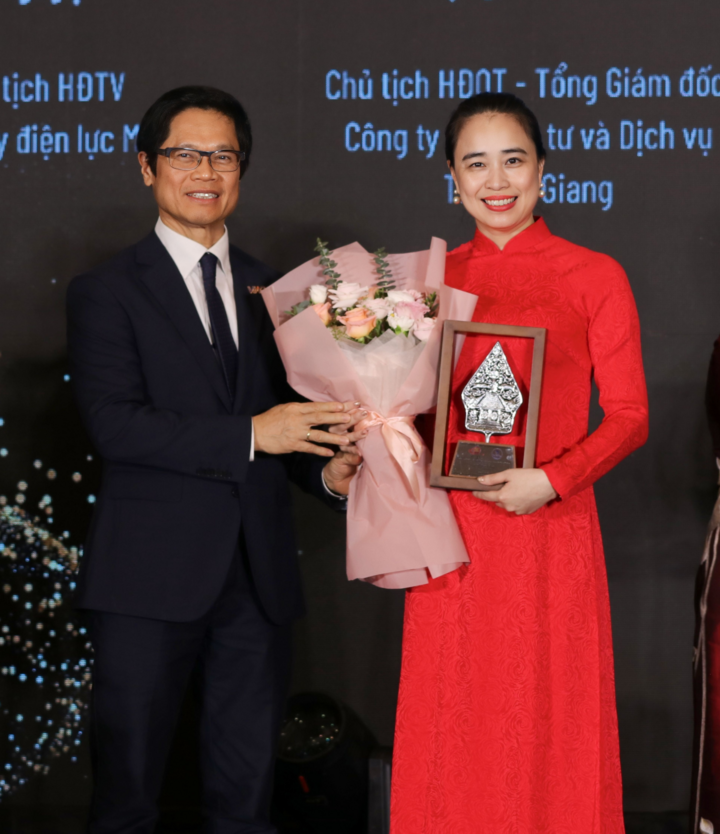 Chân dung 6 'bóng hồng' Việt được vinh danh nữ doanh nhân ASEAN tiêu biểu 2023 - Ảnh 1.