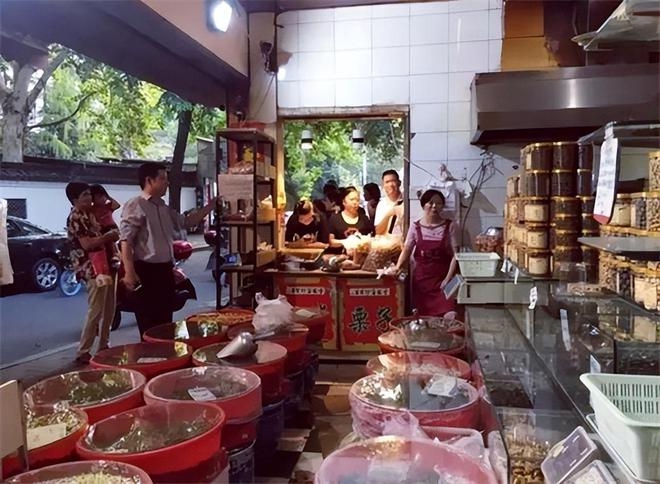 In 1 “chữ” lên bao bì sản phẩm để kinh doanh, người đàn ông bị phạt gần 700 triệu đồng: Kháng cáo 2 lần bất thành, bị tăng tiền phạt lên gấp đôi vì 1 lý do - Ảnh 5. In 1 “chữ” lên bao bì sản phẩm để kinh doanh, người đàn ông bị phạt gần 700 triệu đồng: Kháng cáo 2 lần bất thành, bị tăng tiền phạt lên gấp đôi vì 1 lý do - Ảnh 5.
