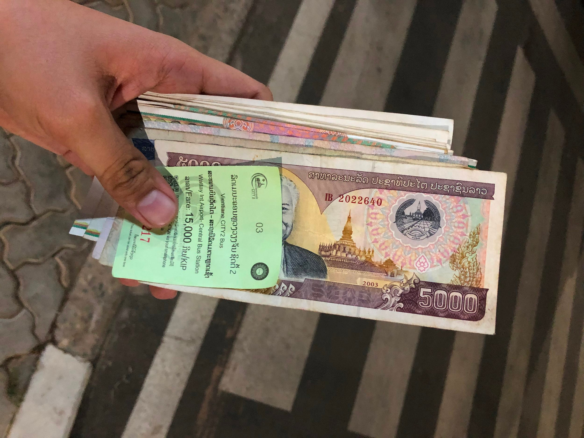 Láng giềng Việt Nam vừa tăng thuế tiêu thụ đặc biệt, một loại hàng hoá tưởng chừng bình thường nhưng gánh thuế suất 220% - Ảnh 3.