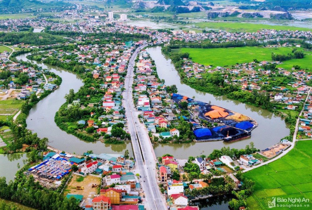 Thị xã 3 năm liên tiếp tăng trưởng hai chữ số được đề xuất lên thành phố: Thu hút FDI quy mô lớn, xây thêm khu công nghiệp gần 2.000 tỷ đồng - Ảnh 1. Thị xã 3 năm liên tiếp tăng trưởng hai chữ số được đề xuất lên thành phố: Thu hút FDI quy mô lớn, xây thêm khu công nghiệp gần 2.000 tỷ đồng - Ảnh 1.