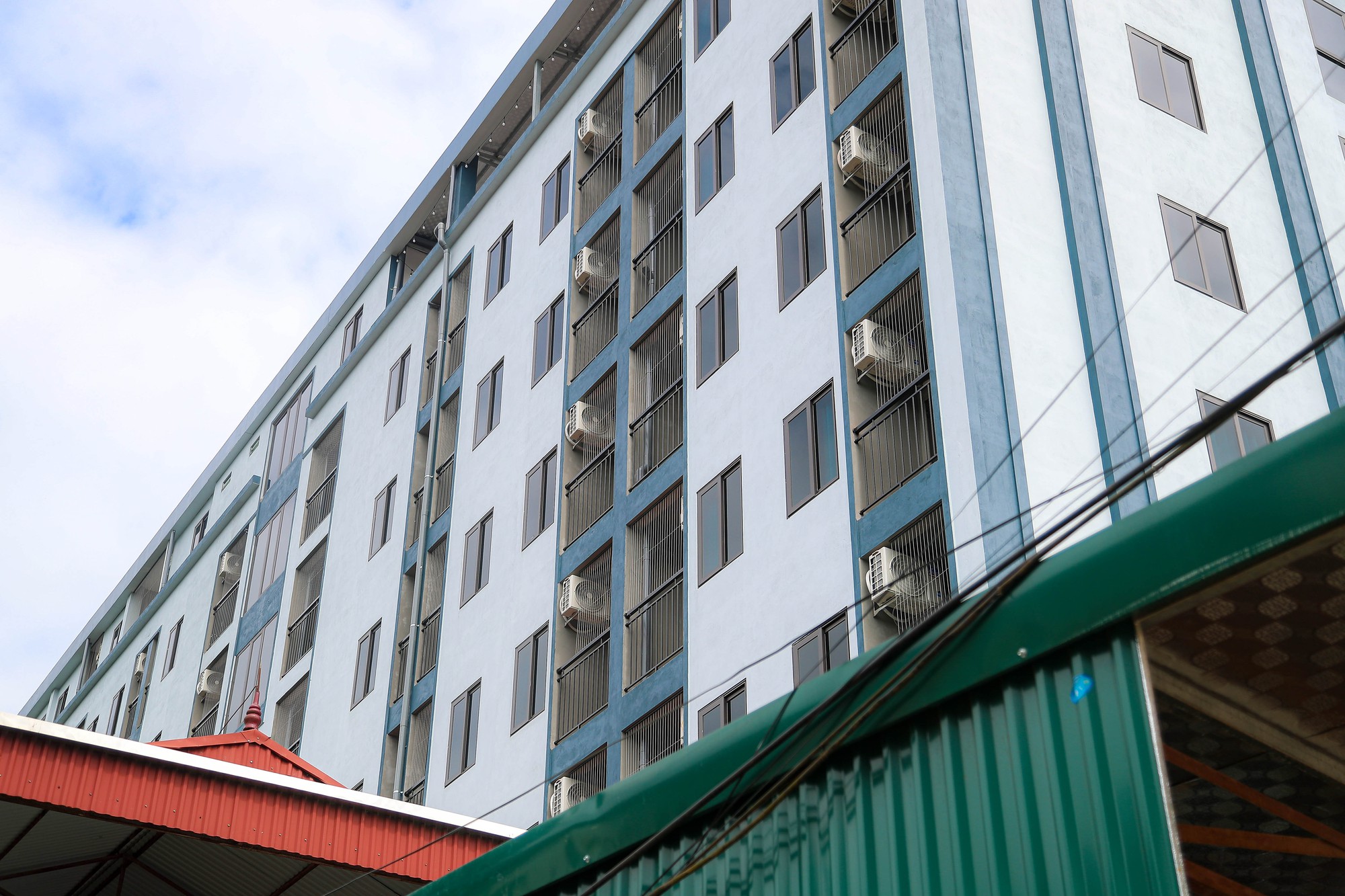CLIP: Cận cảnh tòa chung cư mini “hô biến” từ 3 tầng lên 9 tầng với gần 200 phòng - Ảnh 14.