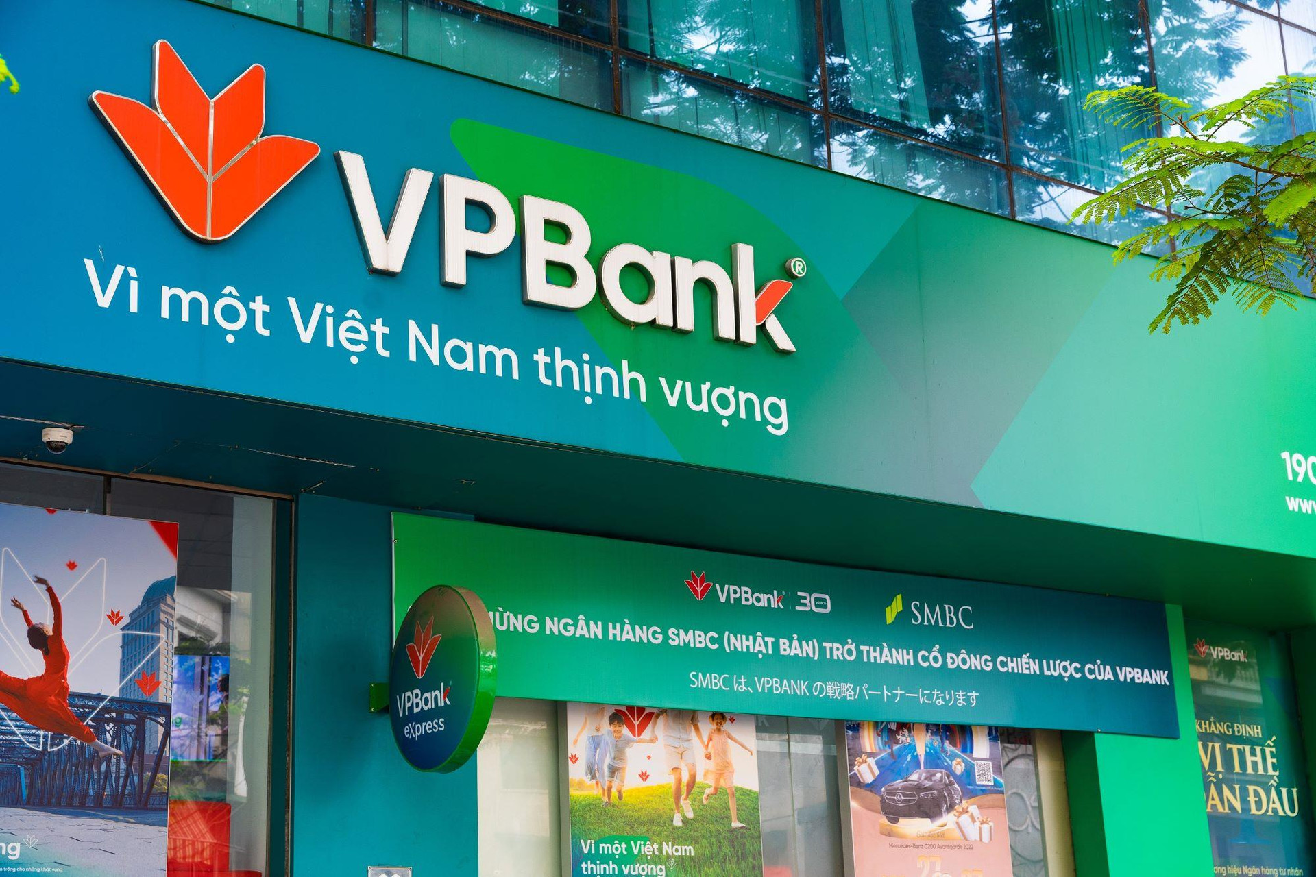 VPBank báo lãi trước thuế riêng lẻ 9 tháng đầu năm gần 11 nghìn tỷ đồng, FE Credit bắt đầu có lợi nhuận trở lại - Ảnh 1.