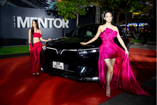 Dàn sao The New Mentor 2023 tỏa sáng rực rỡ bên mẫu xe điện VinFast VF 9 - Ảnh 4. Dàn sao The New Mentor 2023 tỏa sáng rực rỡ bên mẫu xe điện VinFast VF 9 - Ảnh 4.