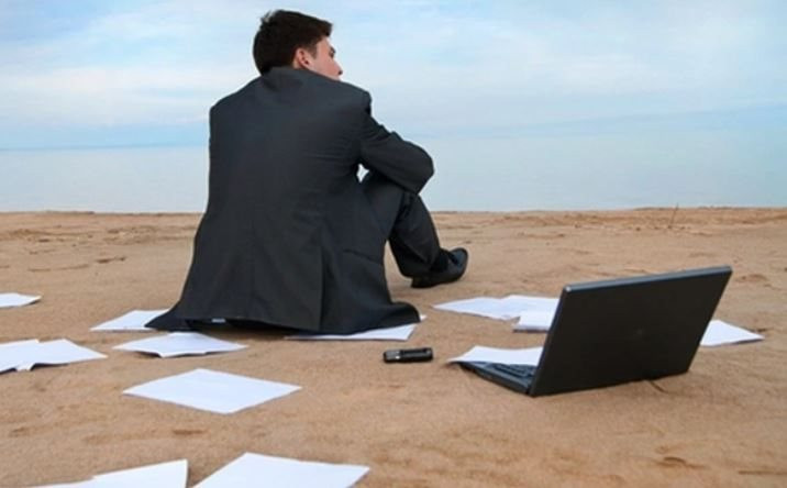 U50 tôi ngậm ngùi đi xin việc vì khởi nghiệp thất bại: Rải nhiều CV vẫn trắng tay, cay đắng nhận ra sếp phỏng vấn là thực tập sinh cũ - Ảnh 1. U50 tôi ngậm ngùi đi xin việc vì khởi nghiệp thất bại: Rải nhiều CV vẫn trắng tay, cay đắng nhận ra sếp phỏng vấn là thực tập sinh cũ - Ảnh 1.