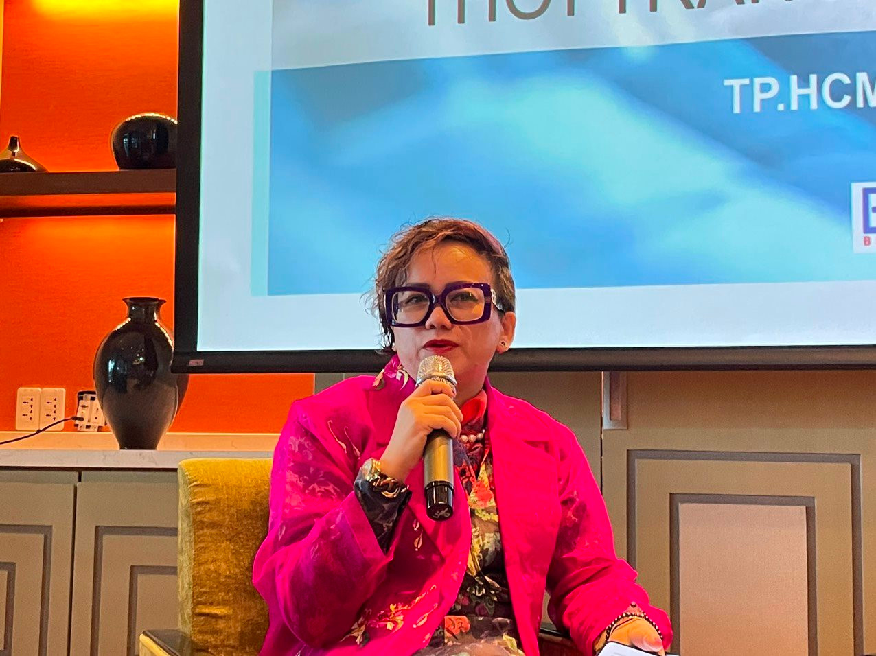 Từ cách Coolmate kết hợp thời trang 'xanh + nhanh’ đến câu chuyện vải sợi sen in hoa lên gấm bào Việt dự London Fashion Week 2023 - Ảnh 6.