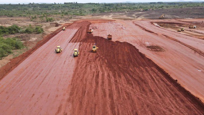 Dự án 16 tỷ USD lớn nhất Việt Nam: 2000 người làm ngày đêm và hàng loạt cuộc thị sát của lãnh đạo Chính phủ - Ảnh 5. Dự án 16 tỷ USD lớn nhất Việt Nam: 2000 người làm ngày đêm và hàng loạt cuộc thị sát của lãnh đạo Chính phủ - Ảnh 5.