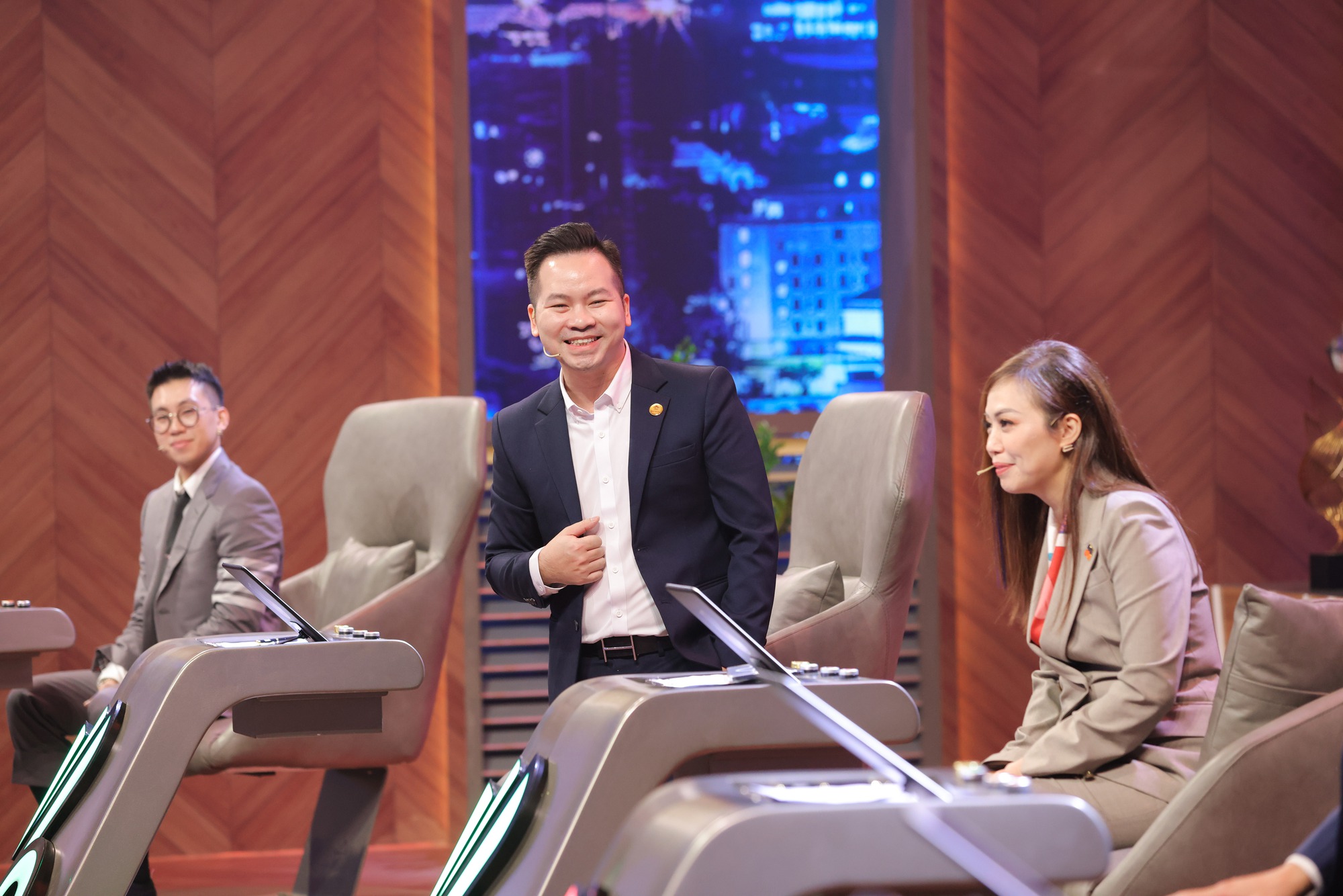 “Bạn chọn tự xây ước mơ cho mình hay đi xây ước mơ của người khác?” - sếp Hiếu đưa ra lời khuyên sâu sắc! - Ảnh 1. “Bạn chọn tự xây ước mơ cho mình hay đi xây ước mơ của người khác?” - sếp Hiếu đưa ra lời khuyên sâu sắc! - Ảnh 1.