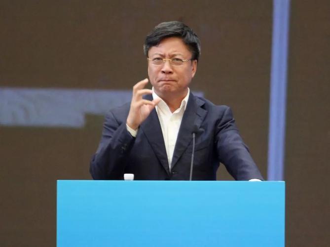 Từ công nhân trên công trường đến tỷ phú BĐS nổi tiếng, người đàn ông làm nên phép màu nhờ 1 PHƯƠNG CHÂM! - Ảnh 3.