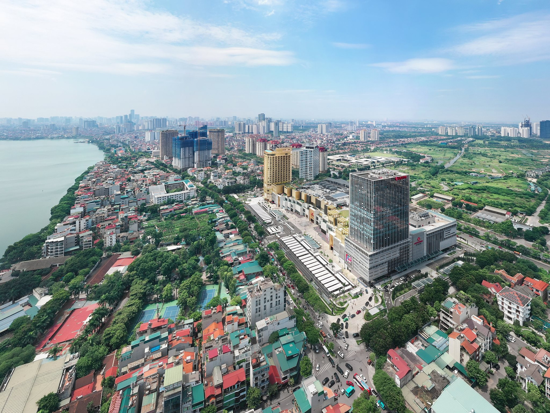 Hà Nội: Nguồn cung chung cư cao cấp chiếm tỷ trọng áp đảo, giá căn hộ cao cấp chạm ngưỡng hơn 80 triệu đồng/m2 - Ảnh 1.