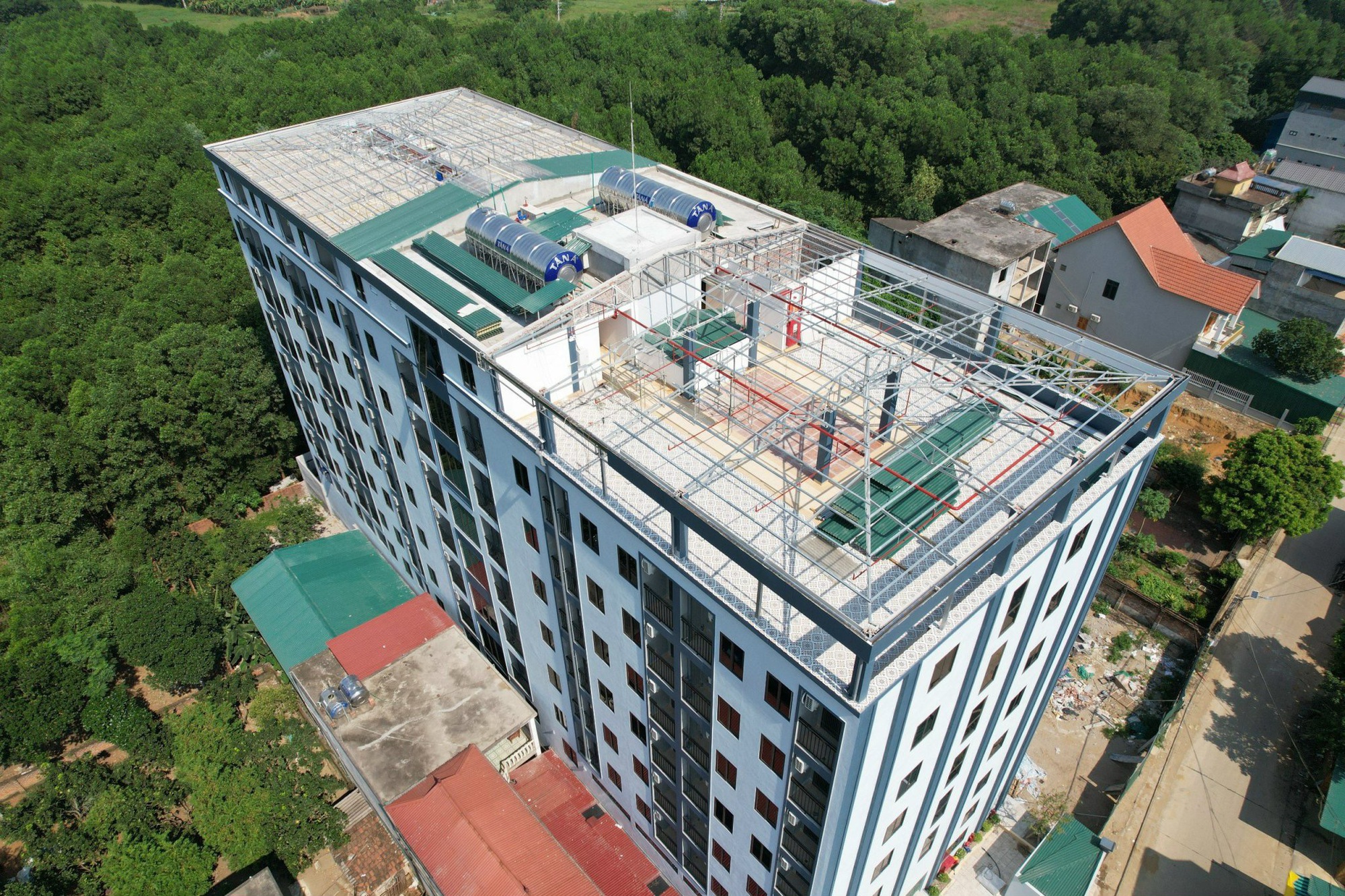 Hô biến tòa nhà từ 3 lên 9 tầng: Ai phải chịu trách nhiệm? - Ảnh 1.