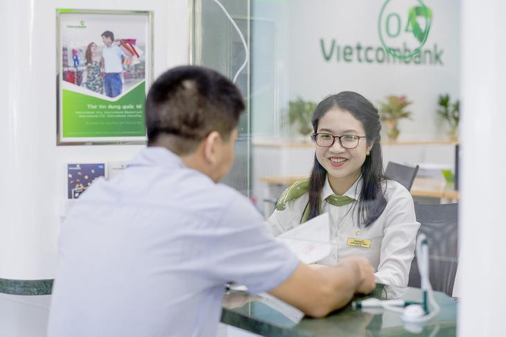 Lãi suất huy động đã thấp kỷ lục, Vietcombank còn giảm tiếp từ ngày 20/10 - Ảnh 1.