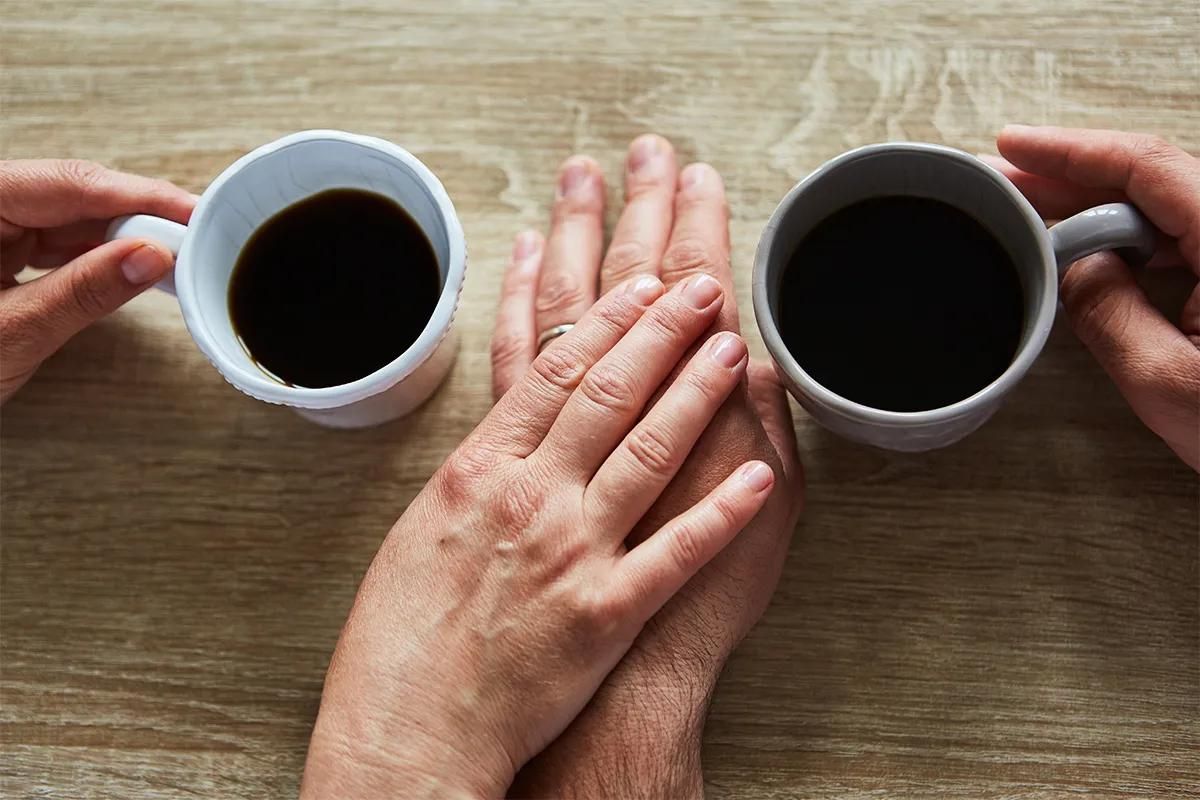 Nghiên cứu từ Singapore tiết lộ lý do nên uống trà hoặc cà phê mỗi ngày, sau 45 tuổi càng nên cân nhắc - Ảnh 1.