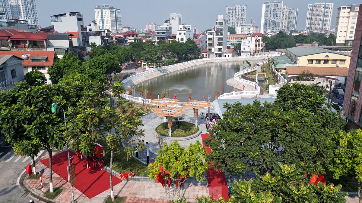 Khám phá công viên rộng gần 14.000m2 vừa khánh thành ở Long Biên - Ảnh 1.