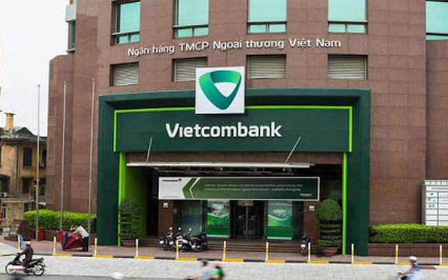Điểm mặt 10 ngân hàng được lòng khách nhất: Vietcombank, BIDV thăng hạng, &quot;cựu vương&quot; MB rớt xuống thứ 4 - Ảnh 1.