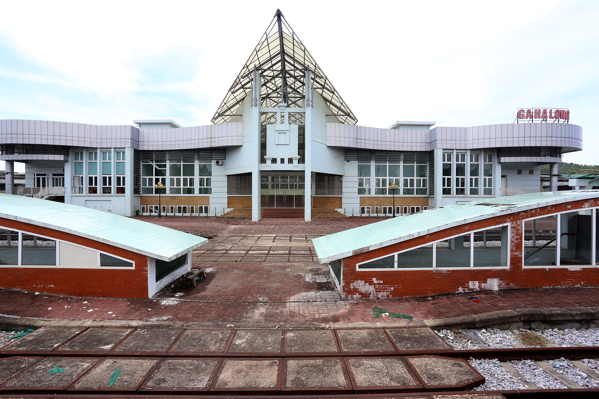 Tuyến đường sắt ở Việt Nam chạy tốc độ 25km/h đã dừng cuộc chơi - bao giờ có tàu tốc độ cao thay thế? - Ảnh 4.