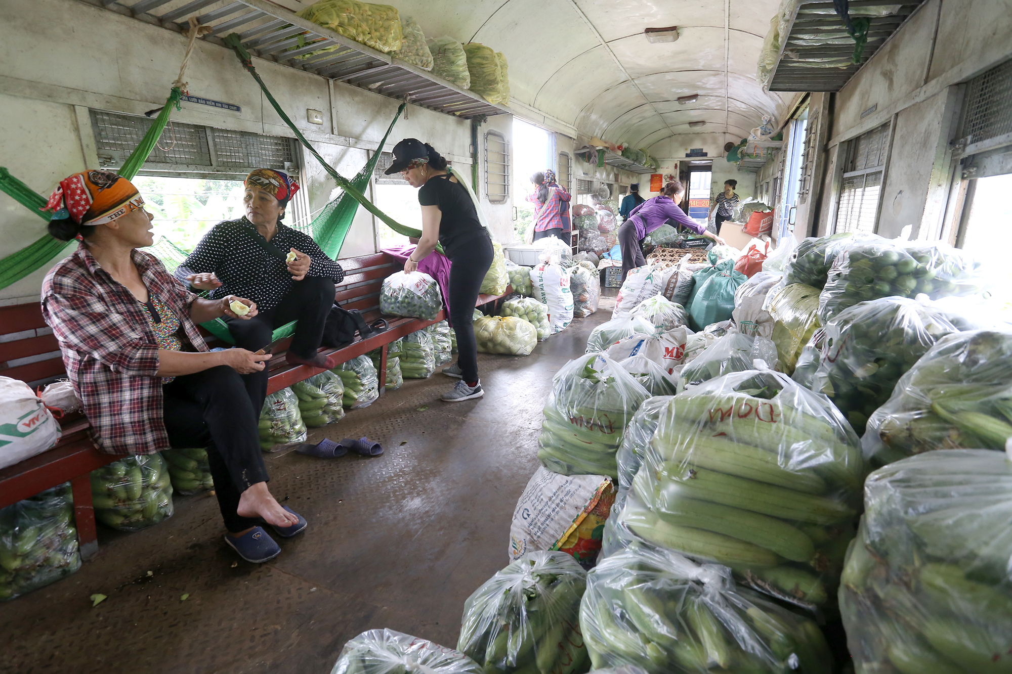 Tuyến đường sắt ở Việt Nam chạy tốc độ 25km/h đã dừng cuộc chơi - bao giờ có tàu tốc độ cao thay thế? - Ảnh 3.