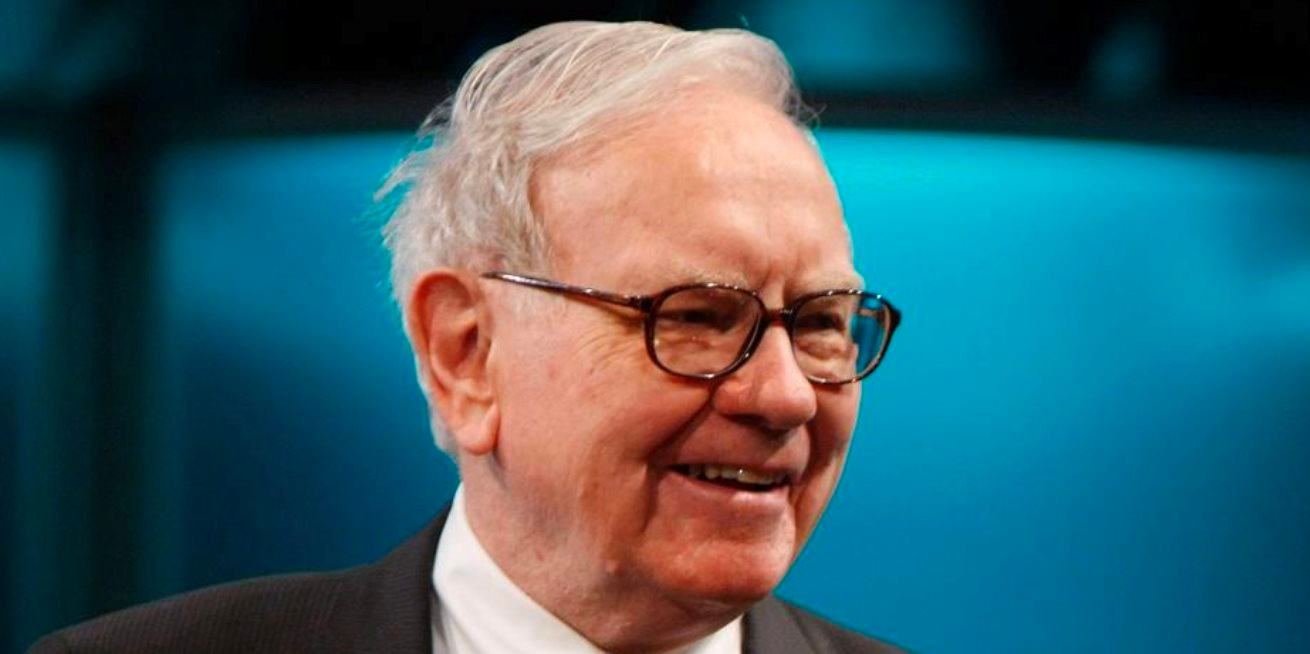 Warren Buffett ‘xả’ một loạt cổ phiếu ngân hàng lớn ngay trước khi nhóm này ‘kéo nhau’ lao dốc - Ảnh 1.