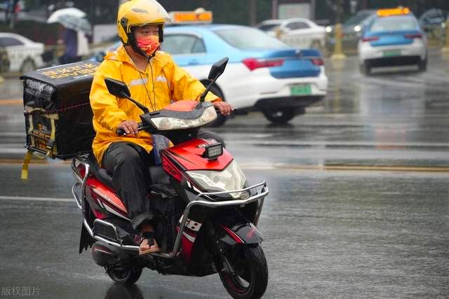 Giám đốc U40 nhận quả đắng “về vườn" làm shipper: “Tôi đau đớn, mất tất cả chỉ vì ham nhàn" - Ảnh 1. Giám đốc U40 nhận quả đắng “về vườn" làm shipper: “Tôi đau đớn, mất tất cả chỉ vì ham nhàn" - Ảnh 1.