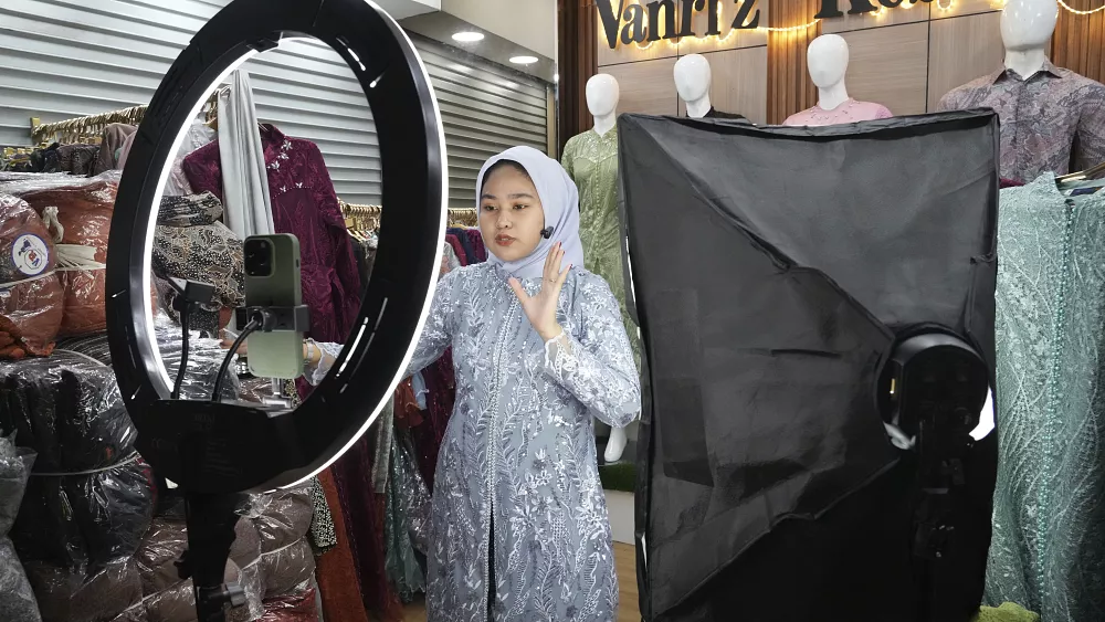Vận xui của TikTok Shop ở Indonesia: Sở hữu số cửa hàng lớn nhất thế giới, thời lượng livestream cao nhất Đông Nam Á, bỗng dưng bị &quot;phong sát&quot;! - Ảnh 2.