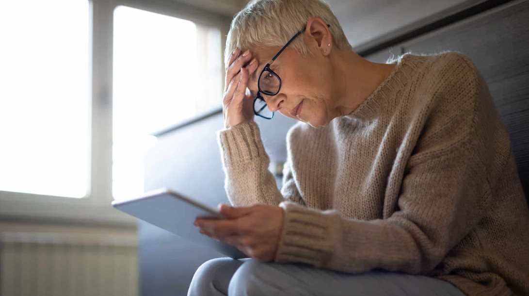 Cố vấn “xui” cụ bà 103 tuổi đầu tư 5 cổ phiếu để rồi thua lỗ 7,3 tỷ đồng, cháu trai tá hoả đòi kiện và đây là lời khuyên của chuyên gia - Ảnh 1.