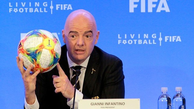 World Cup 2030 sẽ được tổ chức ở... 6 quốc gia, 3 châu lục - Ảnh 1.