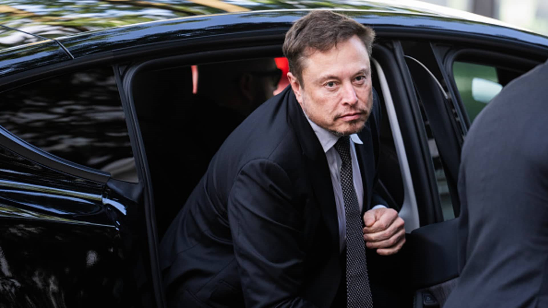 Elon Musk bị điều tra vì hành vi chống đối cơ quan thi hành công vụ: Ông chủ Twitter liên tục lấy cơ trốn thẩm vấn - Ảnh 3.