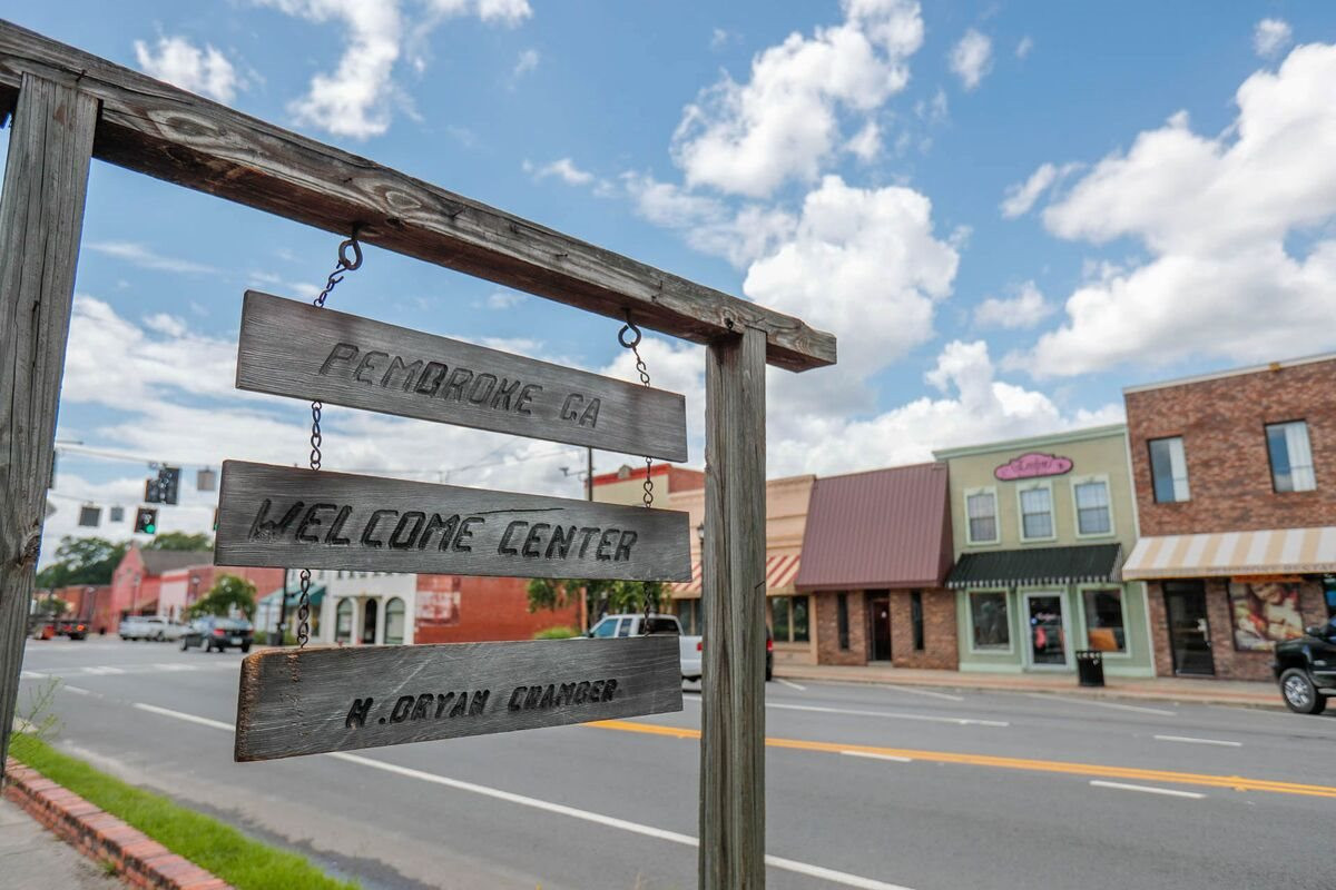 Thị trấn nhỏ tại Mỹ tận hưởng ‘mùa xuân đầu tư’: Loạt cánh đồng được san lấp làm nhà cho công nhân, chủ quán ăn phải học tiếng Hàn để trò chuyện với khách - Ảnh 3.