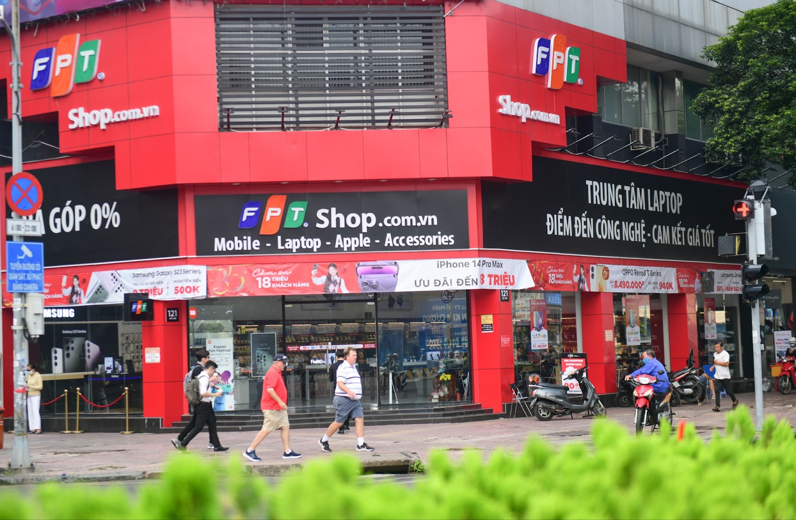 FPT Retail 10 năm liên tiếp khẳng định “Thương hiệu mạnh Việt Nam” - Ảnh 2.