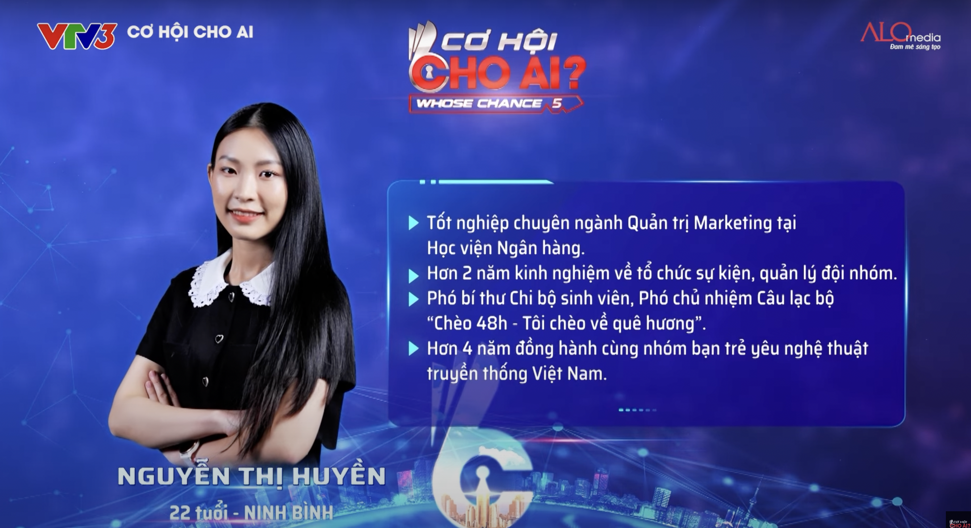 Ứng viên Ninh Bình hát xẩm ngọt ngào, trả lời 1 câu khiến sếp Trung Hiếu thán phục: "Em 10 điểm không có nhưng" - Ảnh 1. Ứng viên Ninh Bình hát xẩm ngọt ngào, trả lời 1 câu khiến sếp Trung Hiếu thán phục: "Em 10 điểm không có nhưng" - Ảnh 1.