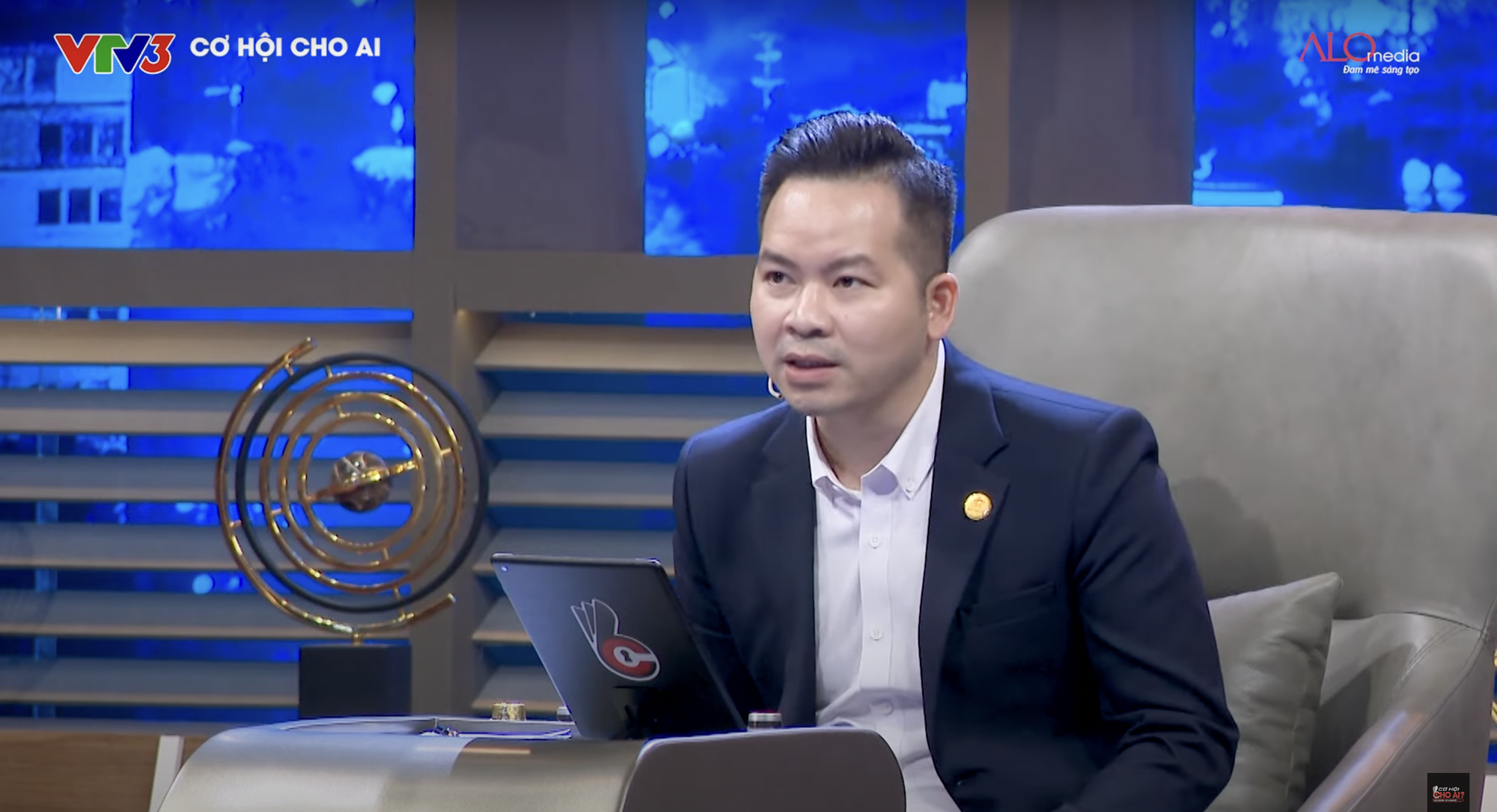 Ứng viên Ninh Bình hát xẩm ngọt ngào, trả lời 1 câu khiến sếp Trung Hiếu thán phục: "Em 10 điểm không có nhưng" - Ảnh 3. Ứng viên Ninh Bình hát xẩm ngọt ngào, trả lời 1 câu khiến sếp Trung Hiếu thán phục: "Em 10 điểm không có nhưng" - Ảnh 3.