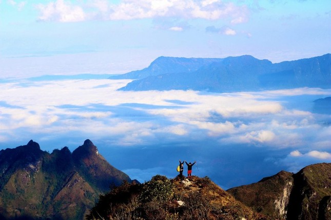 Những cung đường trekking nổi tiếng dành cho người ưa 'săn mây, hái sao' - Ảnh 1. Những cung đường trekking nổi tiếng dành cho người ưa 'săn mây, hái sao' - Ảnh 1.