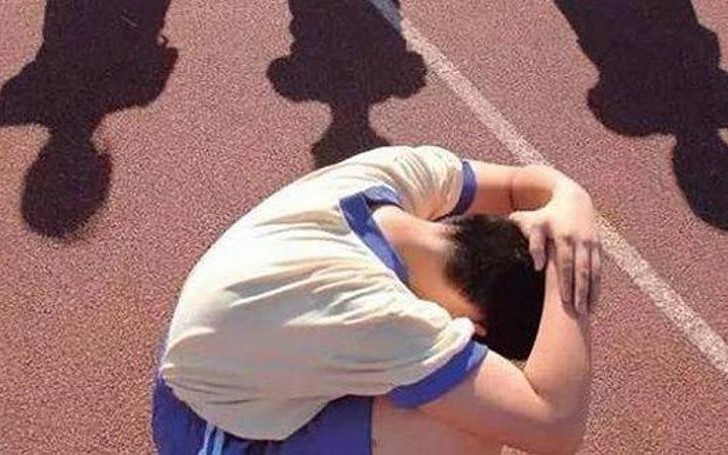 Cậu bé 13 tuổi nhập viện tâm thần: Bố mẹ chính là &quot;kẻ bắt nạt&quot; đầu tiên trong đời trẻ