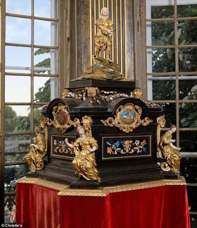 Cận cảnh bộ sưu tập báu vật của gia tộc Rothschild giàu bậc nhất thế giới, đấu giá dự kiến thu về 731 tỷ VNĐ - Ảnh 1. Cận cảnh bộ sưu tập báu vật của gia tộc Rothschild giàu bậc nhất thế giới, đấu giá dự kiến thu về 731 tỷ VNĐ - Ảnh 1.