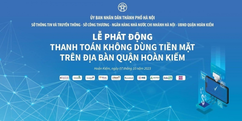Hà Nội phát động thanh toán không dùng tiền mặt trên địa bàn quận Hoàn Kiếm - Ảnh 1.