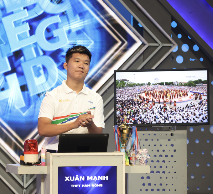 Nhìn lại màn "lật kèo" điểm số không thể hoàn hảo hơn của Nhà vô địch Olympia 2023! - Ảnh 2. Nhìn lại màn "lật kèo" điểm số không thể hoàn hảo hơn của Nhà vô địch Olympia 2023! - Ảnh 2.