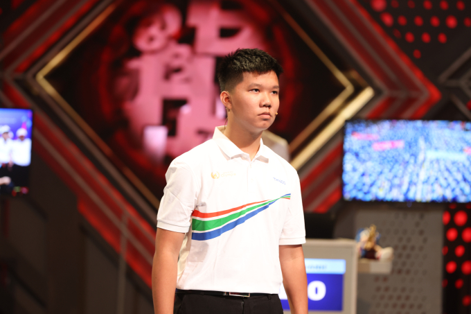 Nhìn lại màn "lật kèo" điểm số không thể hoàn hảo hơn của Nhà vô địch Olympia 2023! - Ảnh 3. Nhìn lại màn "lật kèo" điểm số không thể hoàn hảo hơn của Nhà vô địch Olympia 2023! - Ảnh 3.