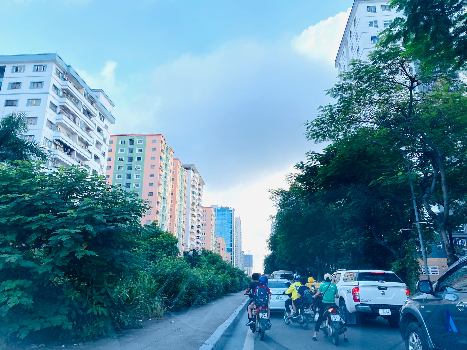 Tỷ suất lợi nhuận đầu tư chung cư cao hơn chứng khoán, vàng, ngoại tệ, đất nền và gửi tiết kiệm - Ảnh 1.