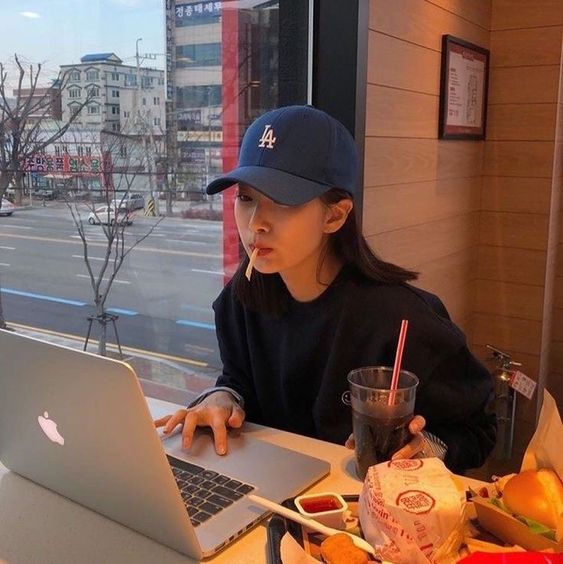 Hội thu nhập 20 triệu tranh luận: “Đi làm có nên chọn công việc lương cao nhưng áp lực?” - Ảnh 3. Hội thu nhập 20 triệu tranh luận: “Đi làm có nên chọn công việc lương cao nhưng áp lực?” - Ảnh 3.