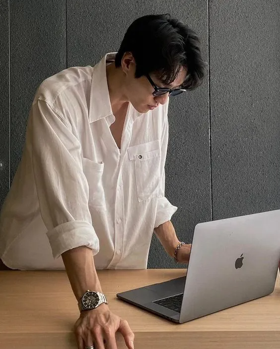 Hội thu nhập 20 triệu tranh luận: “Đi làm có nên chọn công việc lương cao nhưng áp lực?” - Ảnh 1. Hội thu nhập 20 triệu tranh luận: “Đi làm có nên chọn công việc lương cao nhưng áp lực?” - Ảnh 1.