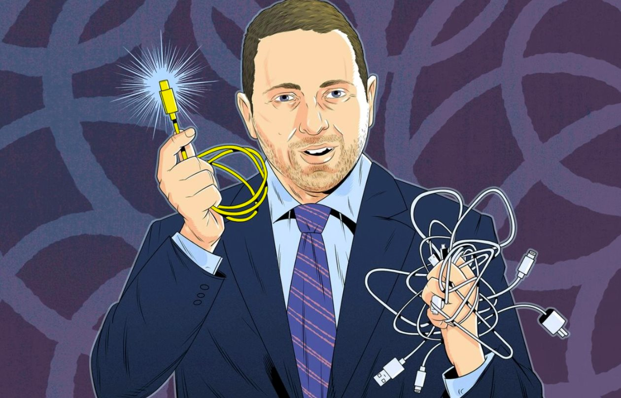 Người đàn ông ép Apple chuyển sang cổng USB-C sau 11 năm, 'phá bĩnh' mảng kinh doanh tỷ USD của nhà Táo - Ảnh 1.