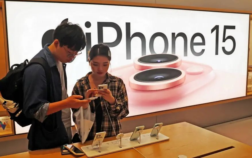 iPhone 15 bị người Trung Quốc chê tơi tả: Không phải Huawei vượt trội mà là Apple đang kém hơn, chất lượng chỉ ngang Xiaomi, Oppo - Ảnh 1.