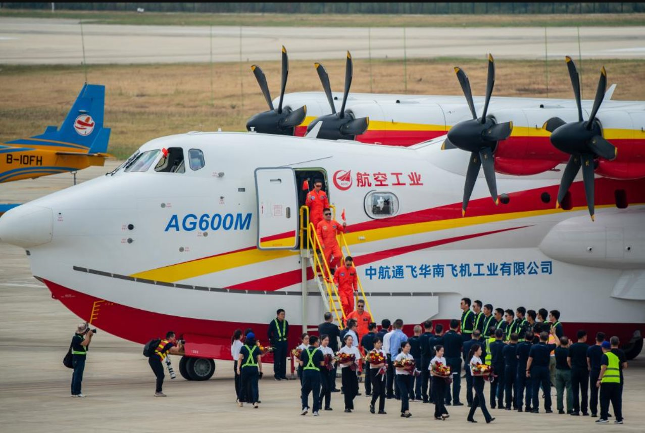 Trung Quốc khiến thế giới xôn xao với ‘rồng nước Made in China’: Thiết kế máy bay và tàu hai trong một, giải quyết ‘ngon ơ’ từ cháy lớn đến cứu hộ biển - Ảnh 4. Trung Quốc khiến thế giới xôn xao với ‘rồng nước Made in China’: Thiết kế máy bay và tàu hai trong một, giải quyết ‘ngon ơ’ từ cháy lớn đến cứu hộ biển - Ảnh 4.