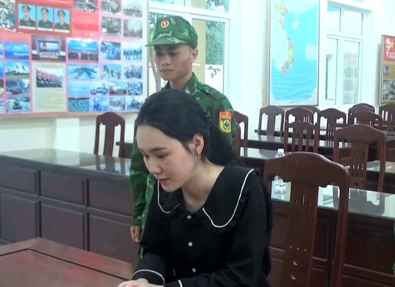 Bất ngờ lai lịch cô gái xinh đẹp xuất nhập cảnh trái phép sang Lào - Ảnh 1. Bất ngờ lai lịch cô gái xinh đẹp xuất nhập cảnh trái phép sang Lào - Ảnh 1.