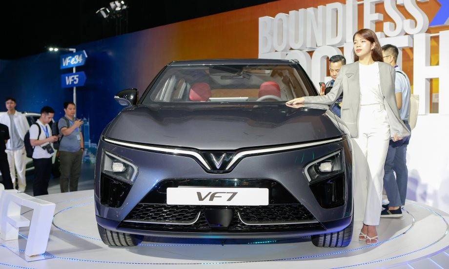 VinFast VF 7 sắp ra mắt tại Việt Nam - Ảnh 2.
