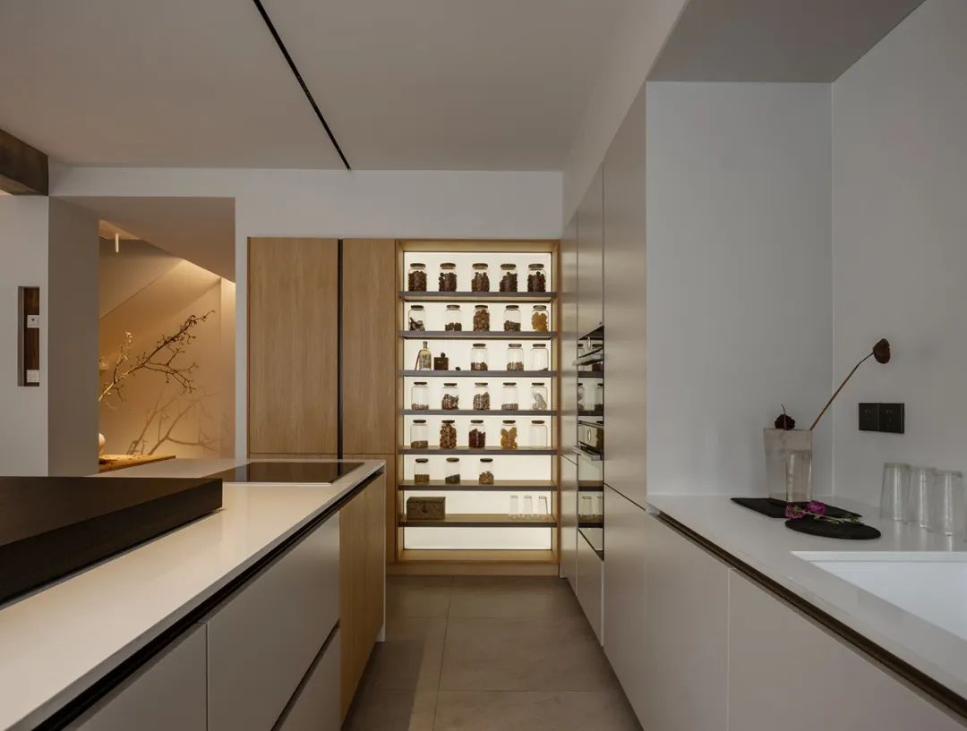 Chiêm ngưỡng căn nhà 500m2 tốn 8 năm mới hoàn thành, có khu vườn và bể cá koi đầy ấn tượng - Ảnh 13. Chiêm ngưỡng căn nhà 500m2 tốn 8 năm mới hoàn thành, có khu vườn và bể cá koi đầy ấn tượng - Ảnh 13.