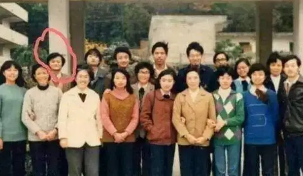 Sợ xa cách với các bạn khi tham gia họp lớp, tỷ phú Jack Ma làm một hành động khiến ai cũng nể phục - Ảnh 5.