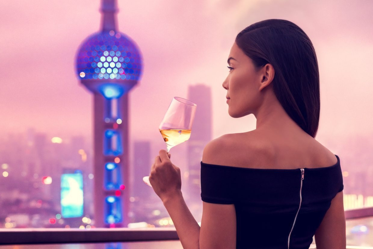 Xu thế gái U30 độc thân lan rộng tại Châu Á: Làm chăm chỉ để hưởng thụ, tối ăn nhà hàng, cuối tuần du lịch, chưa hết tháng đã hết tiền - Ảnh 1.
