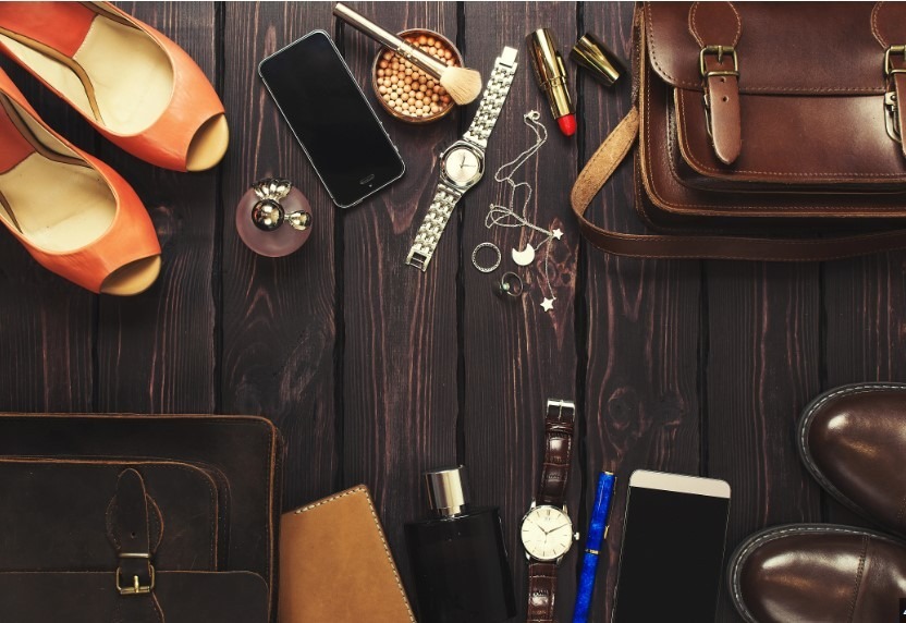 Đến nhà giàu cũng phải "thắt lưng buộc bụng": Chuyện gì đang xảy ra với thế giới hàng xa xỉ những ngày cuối năm này?- Ảnh 2.