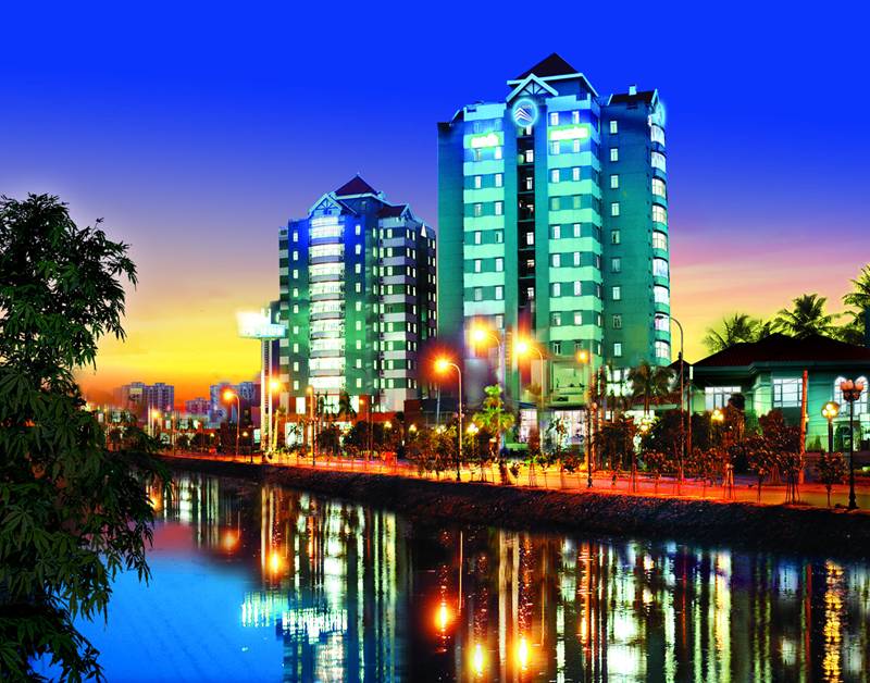 DN BĐS vừa cho toàn bộ nhân viên nghỉ không lương chờ việc: Danh mục hơn 30 dự án đắc địa tại Tp.HCM, doanh thu 1.000 tỷ, cựu chủ tịch dính vòng lao lý - Ảnh 3.